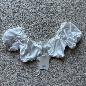 Cropped puff sleeve tie top